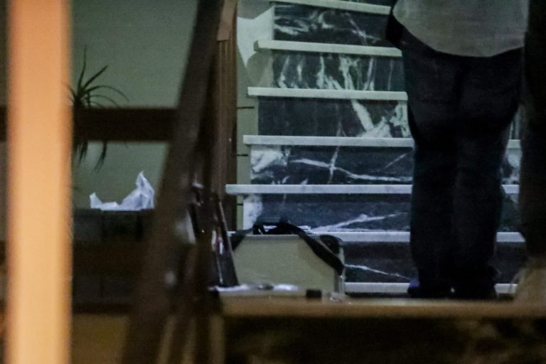 Μαρτυρίες για τον βιασμό της καθαρίστριας:  «Αιμόφυρτη, πεσμένη στις σκάλες, ζητούσε βοήθεια»