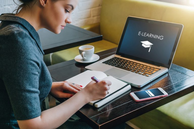 ΟΑΕΔ: Άρχισε η υποβολή προγραμμάτων e-learning επαγγελματικής κατάρτισης εργαζομένων