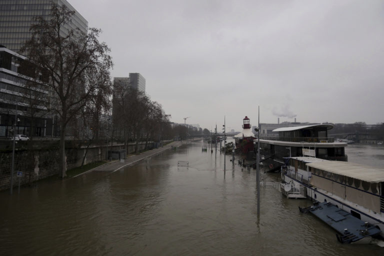 Γαλλία: Ένας 17χρονος αγνοείται μετά τη σφοδρή καταιγίδα που έπληξε τα βόρεια της χώρας