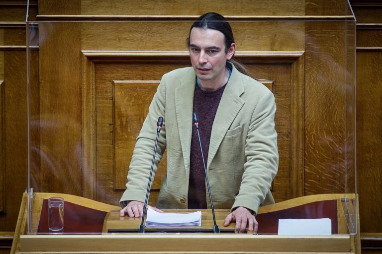 Κρ. Αρσένης: Αρνείται η κυβέρνηση να δώσει την προσωπική διαφορά σε εργαζόμενους του ΥΠΟΙΚ