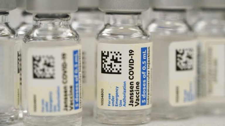 New York Times: Περίπου 60 εκατ.δόσεις του εμβολίου της J&J ακατάλληλες προς χρήση