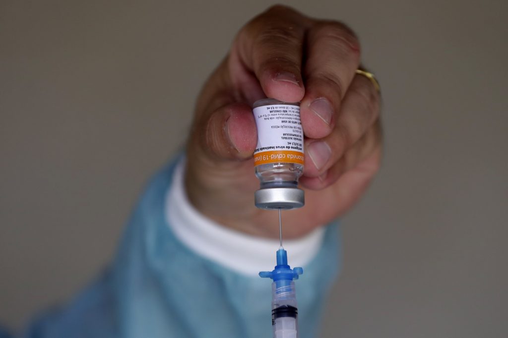 Π.Ο.Υ: Εγκρίνεται μέχρι την Παρασκευή το εμβόλιο της κινεζικής Sinovac