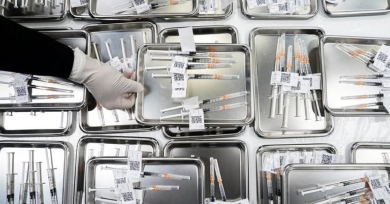 Εμβόλιο AstraZeneca: Άνοιξε η πλατφόρμα για αλλαγή της β’ δόσης