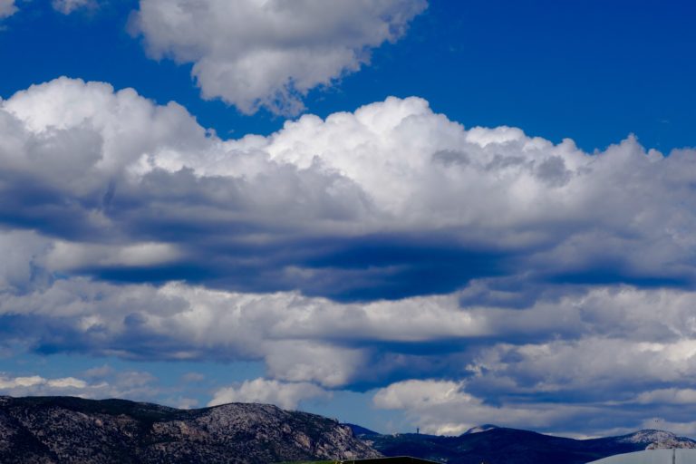 Καιρός: Άστατος για σήμερα Παρασκευή – Καταιγίδες και βροχές σε πολλές περιοχές