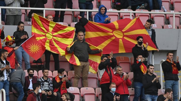 Τι απαντά ο ΥΠΕΞ της Β. Μακεδονίας στις διαμαρτυρίες της Ελλάδας σχετικά με το σήμα της Εθνικής στο ΕURO