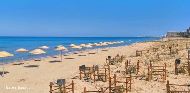 Κύπρος: Ανοίγουν και άλλη παραλία στα Βαρώσια οι κατοχικές αρχές
