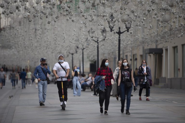 Ρωσία : Ρεκόρ κρουσμάτων με 21.650 νέους ασθενείς την ημέρα