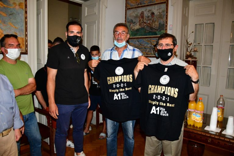 Στο φυσικό του χώρο την Basket League επέστρεψε ο Απόλλων Πατρών – Επίσκεψη στο Δημαρχείο
