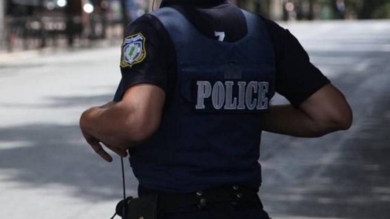 Θεσσαλονίκη: Αστυνομικός ξέχασε το όπλο του μέσα σε… ζαχαροπλαστείο