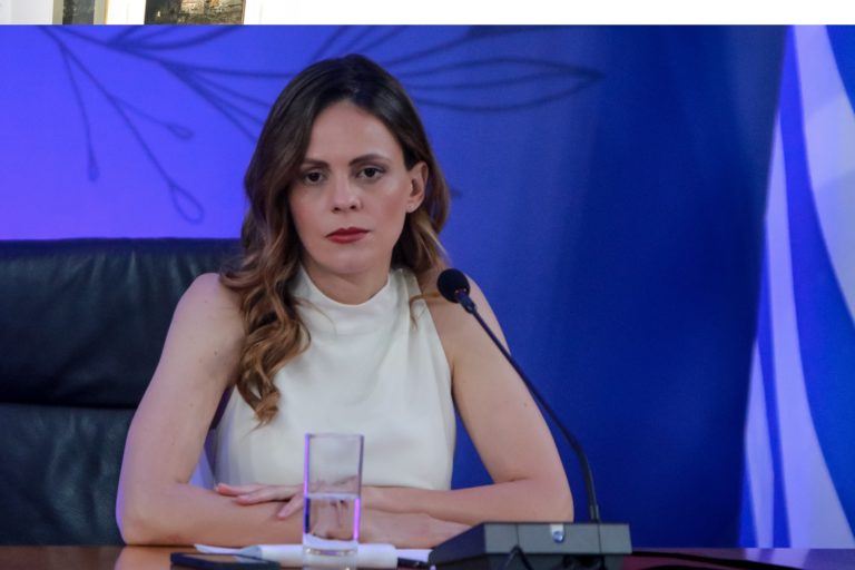 Επίσκεψη και ομιλία της Έφης Αχτσιόγλου στην Λάρισα