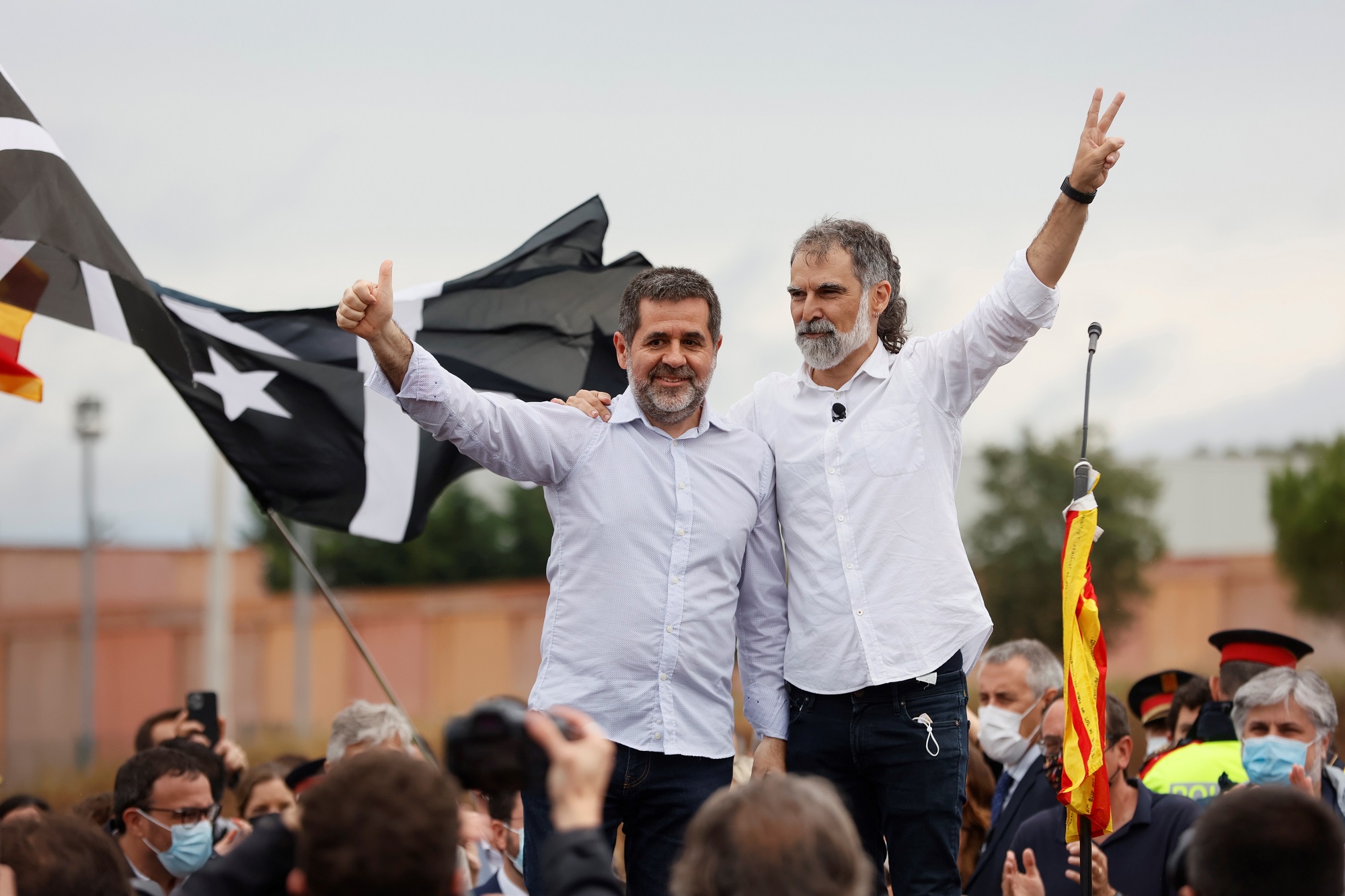 Αποφυλακίστηκαν οι εννέα Καταλανοί πολιτικοί μετά την απονομή χάριτος Αποφυλακίστηκαν οι εννέα Καταλανοί πολιτικοί μετά την απονομή χάριτος