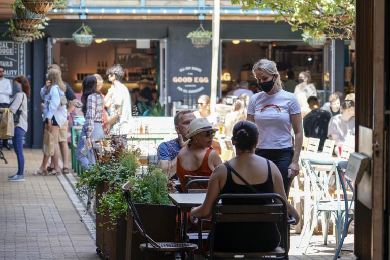 Ανησυχεί η μετάλλαξη “Δέλτα” – ” Αν δεν εμβολιαστείτε θα μολυνθείτε” λένε οι επιστήμονες