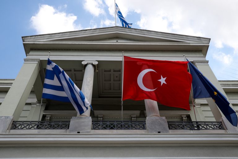 Ελληνοτουρκικά: «Ρητορικοί παροξυσμοί» η απάντηση της Αθήνας στις νέες προκλητικές δηλώσεις