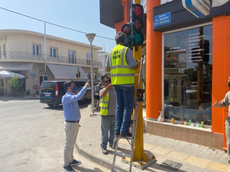 Νέοι φωτεινοί σηματοδότες από τα συνεργεία του Δήμου Χανίων