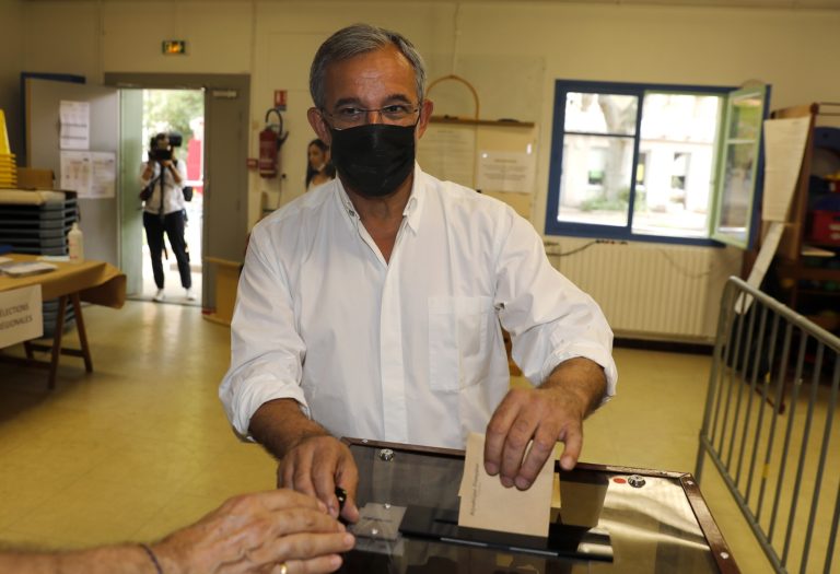 Yψηλή αποχή και στο δεύτερο γύρο των περιφερειακών εκλογών στη Γαλλία