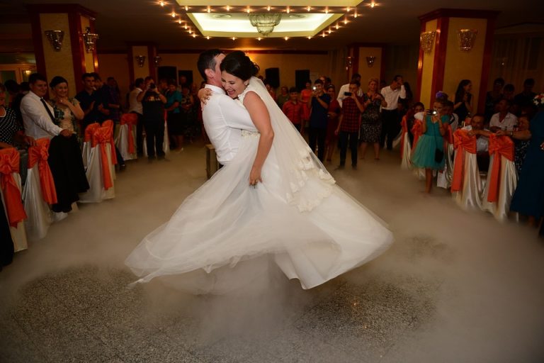 N. Παπαθανάσης: Γάμοι μετά μουσικής αλλά δίχως χορό – Oι νέες αλλαγές στα μέτρα χαλάρωσης