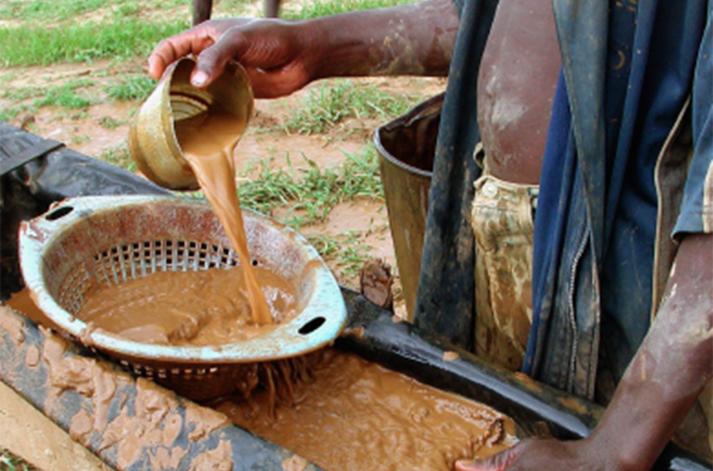 INTERPOL: Άνοδος της παράνομης εξόρυξης χρυσού στην Κεντρική Αφρική