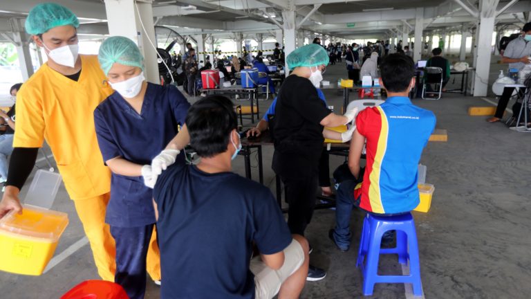 Ινδονησία: Παρά τον εμβολιασμό τους με Sinovac 350 γιατροί νόσησαν από κορονοϊό