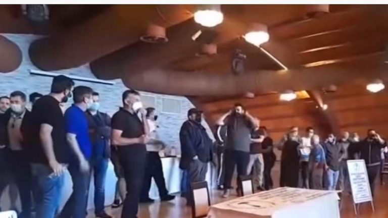 Κοζάνη: Με εντάσεις και προπηλακισμούς το συνέδριο του Εργατικού Κέντρου – Παρέμβαση της αστυνομίας