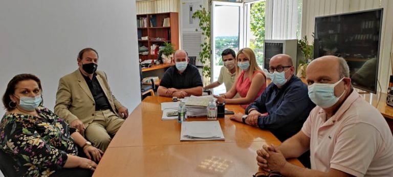 Συνεργασία δήμων Λαρισαίων και Φαρκαδόνας σε προγράμματα κοινωνικής πολιτικής και υγείας