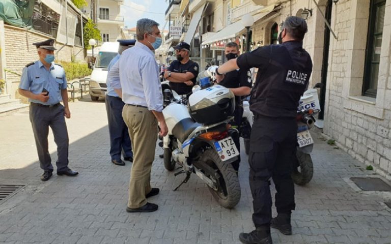 Μικτές περιπολίες από Ελληνική και Δημοτική Αστυνομία στην Άρτα για διαφύλαξη των κοινόχρηστων χώρων