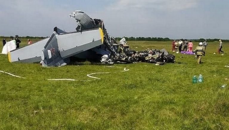 Αεροπορική τραγωδία στη Ρωσία -Τουλάχιστον 9 νεκροί και δεκάδες τραυματίες