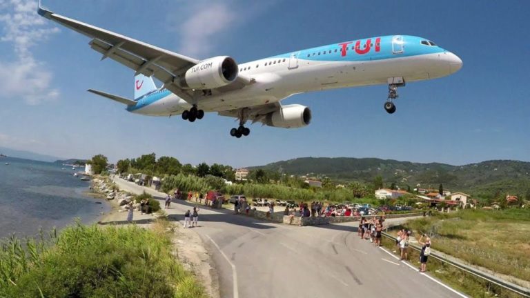 Ακύρωση πτήσεων προς ελληνικούς προορισμούς από την TUI Βρετανίας