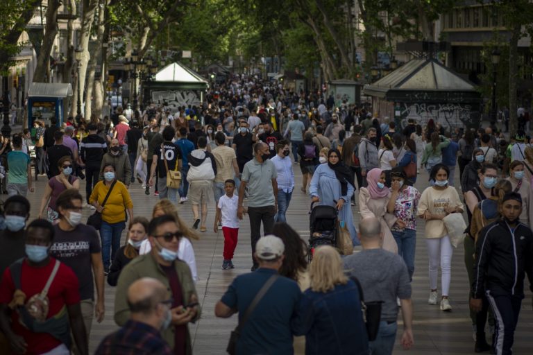 Ισπανία: Κατάργηση της μάσκας σε εξωτερικούς χώρους από το Σάββατο 26 Ιουνίου