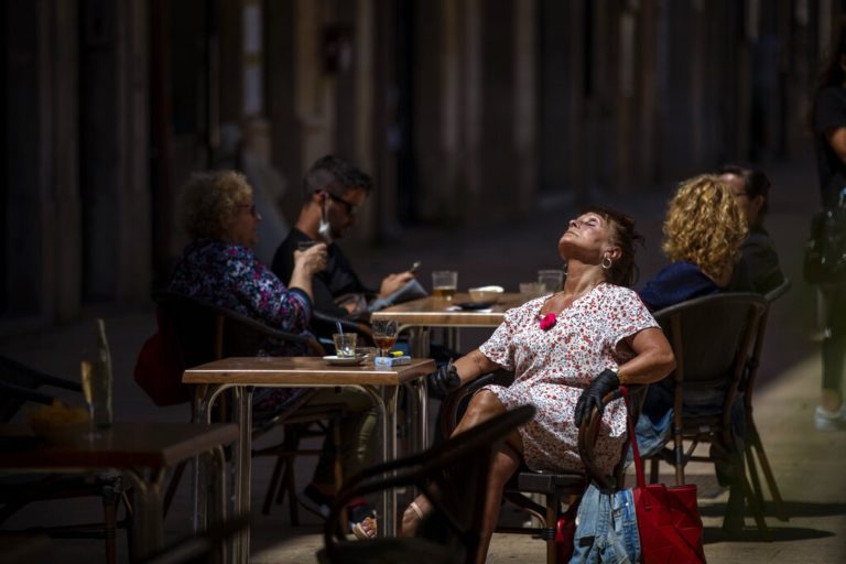 Ισπανία: Προς κατάργηση της μάσκας σε δημόσιους χώρους από τον Ιούλιο οι ισπανικές Αυτονομίες