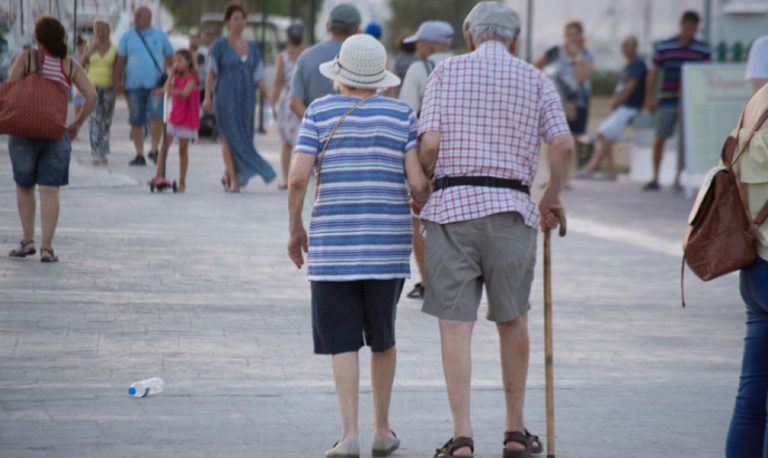 Σύνταξη στα 62: Ποιοι μπορούν να φύγουν πρόωρα – Τελευταίο έτος των «μεταβατικών ορίων»