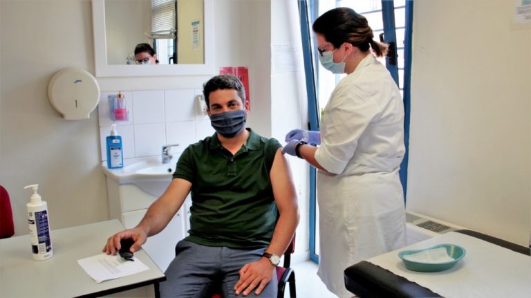 Εμβολιάστηκε πλήρως ο Δήμαρχος Χανίων, Παναγιώτης Σημανδηράκης (video)