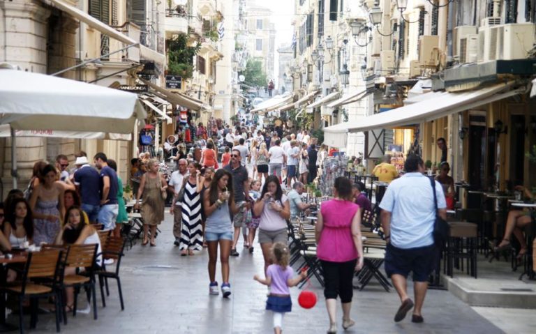 Κέρκυρα: Τους15.000 έφτασαν οι τουρίστες τον Μάϊο σύμφωνα με στοιχεία της Fraport