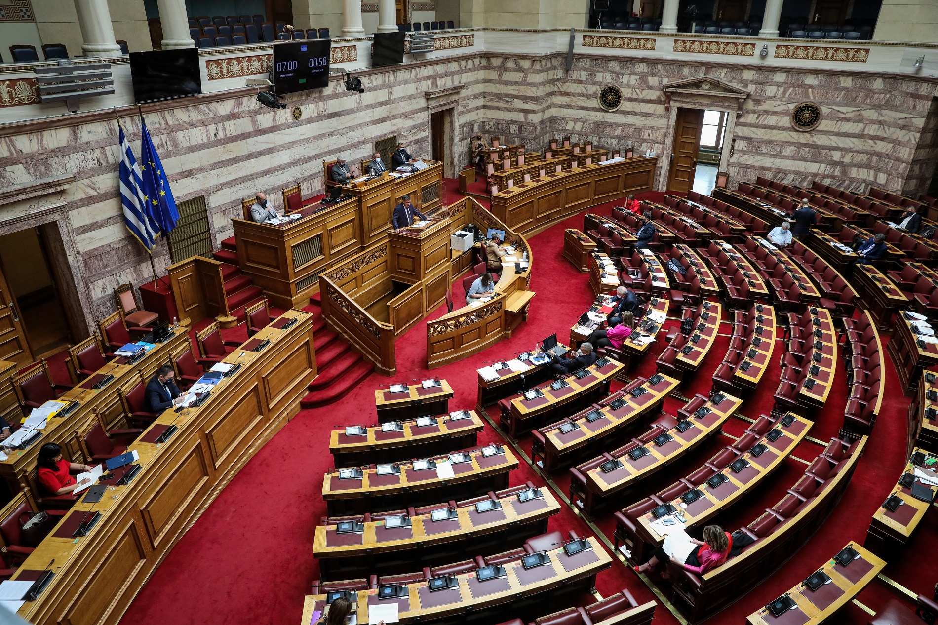 Στην Ολομέλεια της Βουλής το εργασιακό νομοσχέδιο – Αίτημα ονομαστικής ψηφοφορίας από την κυβέρνηση
