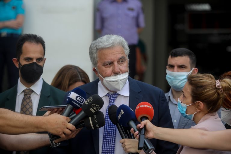 Θ. Χαρμάνης στο Πρώτο: Αποκλειστική σκηνοθεσία του συζυγοκτόνου η δολοφονία της Καρολάϊν – Τα προμελετημένα εγκλήματα έχουν κίνητρο (audio)