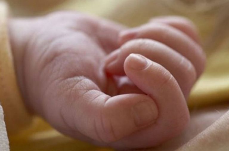 Χανιά: Νέα δεδομένα στην υπόθεση θανάτου βρέφους από την Κίσσαμο – Τι καταγγέλλει η οικογένεια – Τι απαντά η γιατρός (ηχητικό)