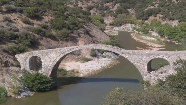 “Διψά” για εργασίες υποστήριξης το Μεσαιωνικό Γεφύρι στον Κομψάτο Ροδόπης