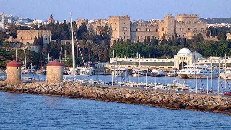 “Θα τινάξει στον αέρα το θαλάσσιο τουρισμό η ασυνεννοησία ΕΛ.ΑΣ – Λιμενικού” καταγγέλλουν οι Ναυτικοί Πράκτορες
