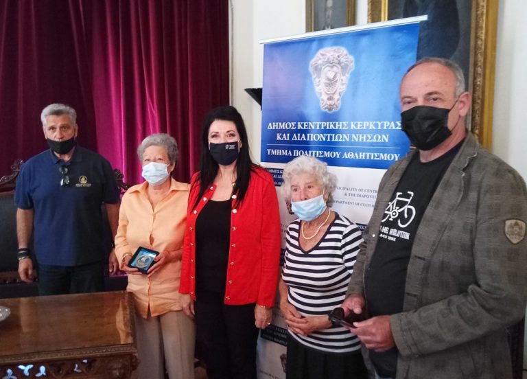 Κέρκυρα: Δύο αειθαλείς ποδηλάτισσες βράβευσε ο Δήμος την “Ημέρα του Ποδηλάτου”