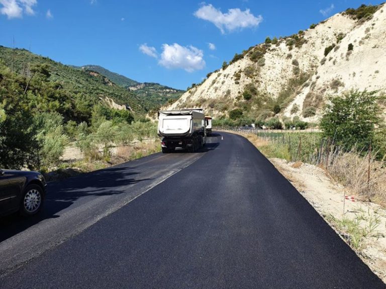 Aσφαλτοστρώσεις στο επαρχιακό οδικό δίκτυο της Κορινθίας