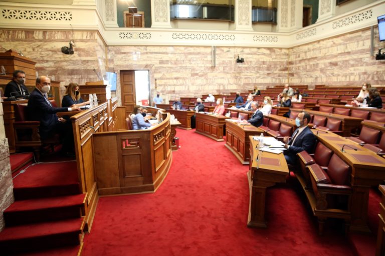 Βουλή: Άρχισε η συζήτηση του εργασιακού νομοσχεδίου στις αρμόδιες επιτροπές