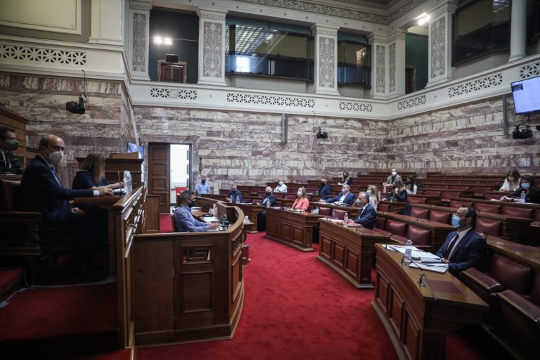Εργασιακό νομοσχέδιο – Βουλή: Την απόσυρσή του ζητεί ΣΥΡΙΖΑ και ΚΚΕ