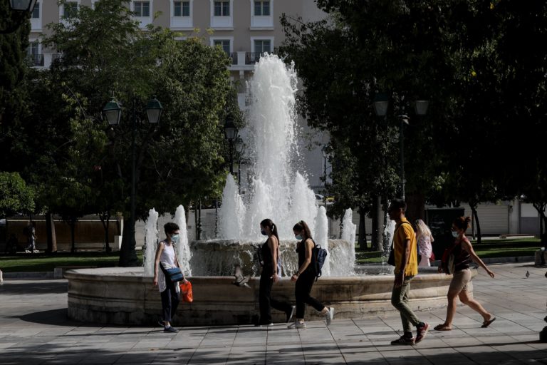 Χωρίς μάσκα σε ανοιχτούς χώρους – Τέλος στην απαγόρευση κυκλοφορίας