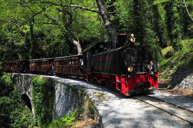Συνεχίζονται τα δρομολόγια του Τρένου του Πηλίου