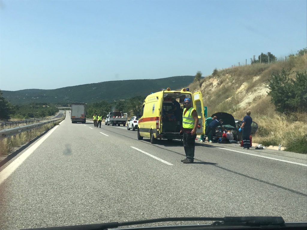 Αλεξανδρούπολη: Ανατροπή αυτοκινήτου με οκτώ τραυματίες στην Εγνατία οδό στο ύψος του χωριού Νίψα (ΦΩΤΟ)
