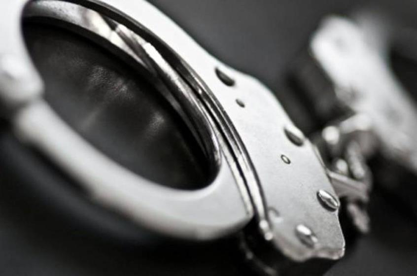 Κορινθία: Τρεις συλλήψεις για απόπειρα ανθρωποκτονίας – Εκκρεμούσαν εντάλματα σύλληψης