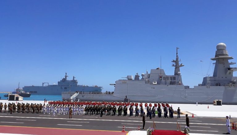Παρουσία του αρχηγού ΓΕΕΘΑ εγκαινιάστηκε η νέα αιγυπτιακή ναυτική βάση στα σύνορα με τη Λιβύη