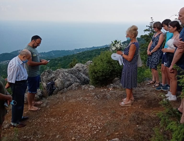 Σκόρπισαν την τέφρα Γάλλου φιλέλληνα στον Όλυμπο