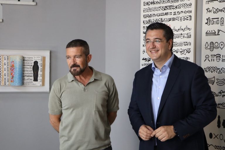 Συνάντηση Τζιτζικώστα- Μπαντέρας, στα γυρίσματα του Enforcer