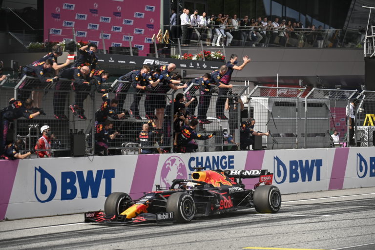 GP Αυστρίας: 2η συνεχόμενη νίκη για τον Φερστάπεν στο Red Bull Ring – 4ος ο Χάμιλτον, στους 32 βαθμούς η διαφορά