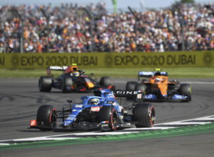 GP Βρετανίας: Ο Φερστάπεν προσπερνά τον Χάμιλτον για να κερδίσει το πρώτο F1 Sprint